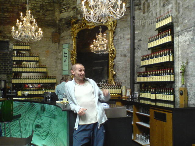 DSC00095.JPG - Foxio00