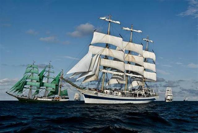 piękne jak okręt pod pełnymi żaglami - montocane