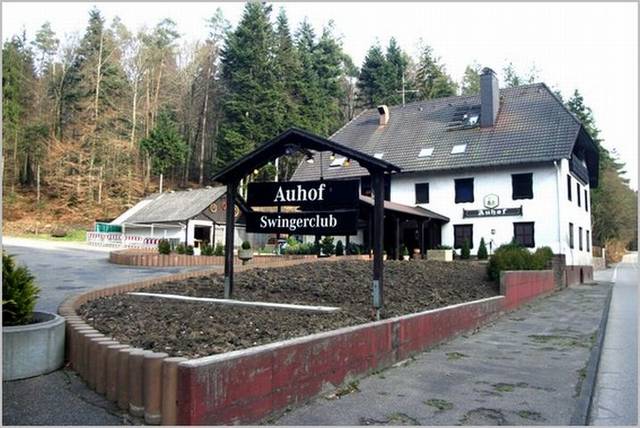 z zewnątrz - Auhof_Paar