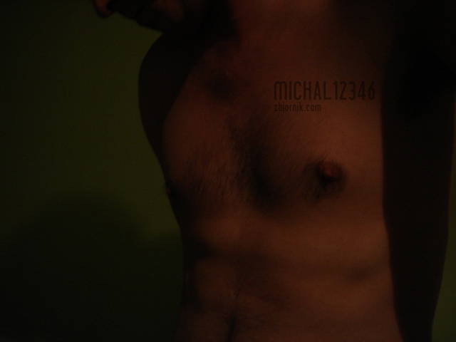 to proste! zdejmij koszulke napnij mięśnie i po sprawie:) - michal12346