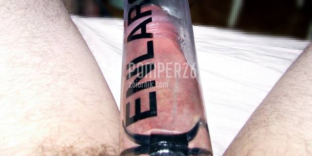 Pumping cock in big tube - Pomper26
