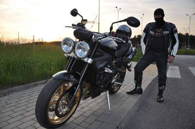 dyskretne spojrzenie.. - Nakedbike