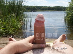 chwila relaksu nad wodą :P