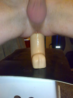 biały , też jest oki :)