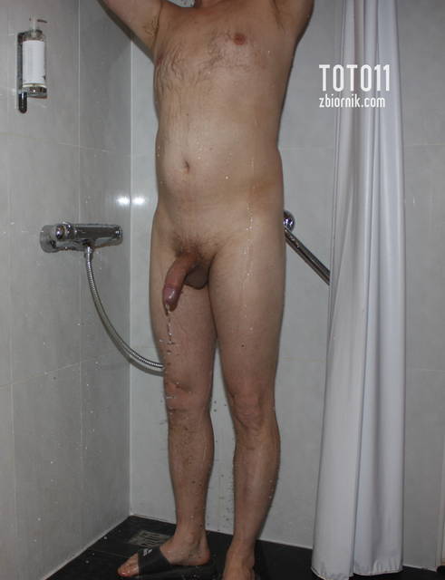 Przyłapany pod prysznicem 1 - toto11