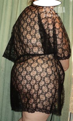 Unieś szlafroczek....