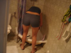 który wbije przez spodenki