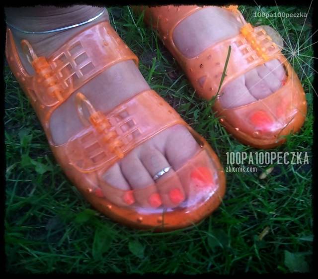 Śmieszne Pomarańczowe Buciki 03 - 100pa100peczka