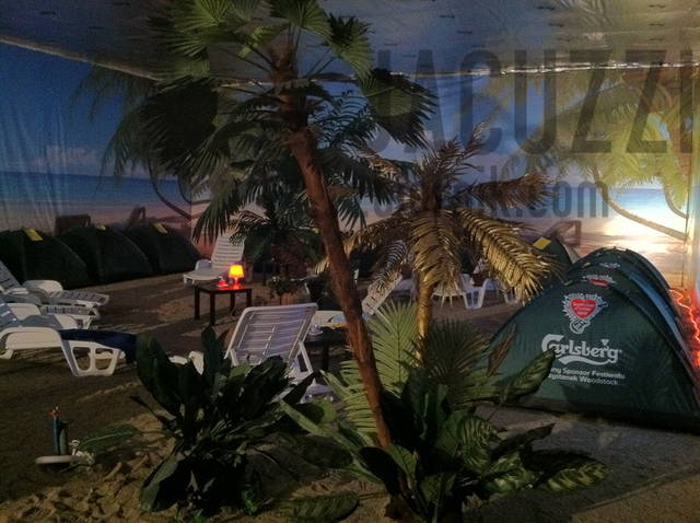 Sztuczna plaża i pole namiotowe, - jacuzzi