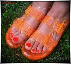 Śmieszne Pomarańczowe Buciki 14