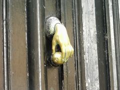 Całuję Twoją dłoń