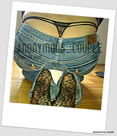 Suczka prezentuje swoje stringi :)