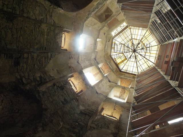 Ośmiokątna wieża zamku Krzyżtopór - dziadekh