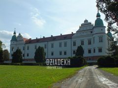 Zamek od strony parku