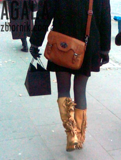 221120121869v.jpg - AGALA