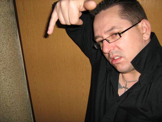 ARO-FOTY 004.jpg - linealed