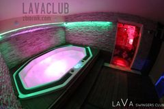 nowe oblicze clubu - duże jacuzzi
