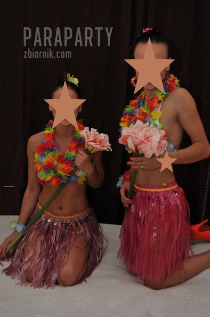 Hawajki przed imprezą Hawajską... - paraparty