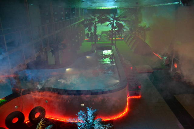 Nowy basen i część hotelowa. - jacuzzi