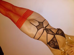 przez palce przepuszczam dni poprzednie