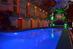 Nasz swingers hostel - pokoje noclegowe nad basenem.