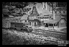 jedzie pociag z daleka...