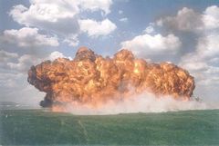 lubie zapach napalmu o poranku:)