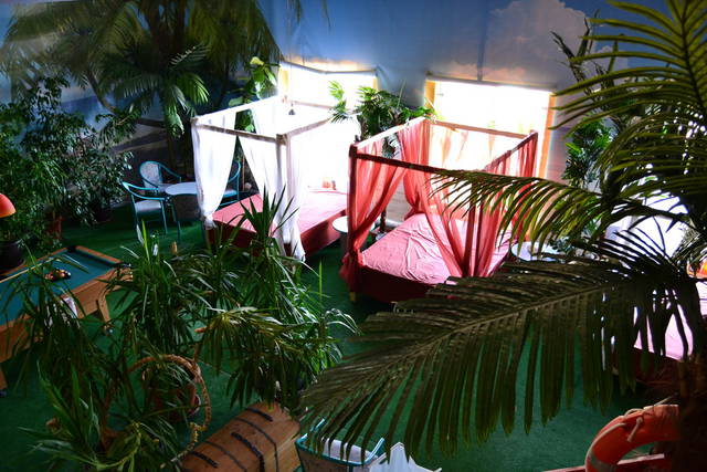 Loża z baldachimami w Tropical Clubie - jacuzzi