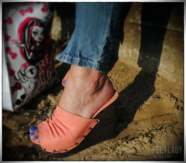 Sunday Sun 02 - FeetLady