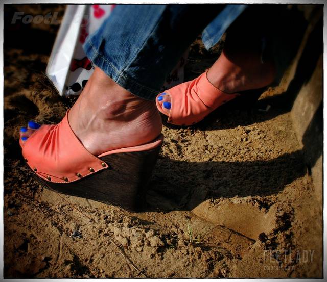 Sunday Sun 04 - FeetLady