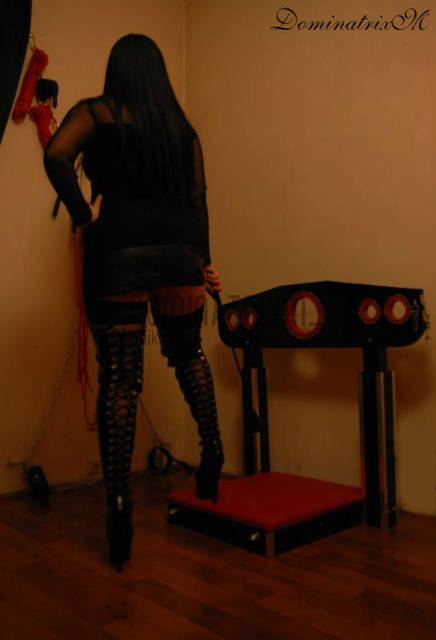 DM - _DominatrixM_