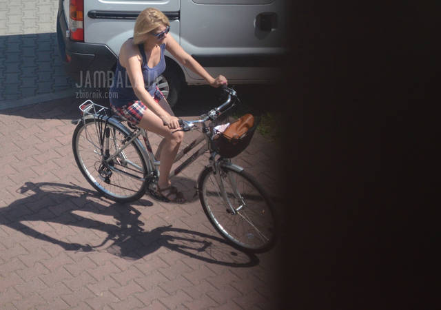 mama na rowerze.jpg - jambalaja