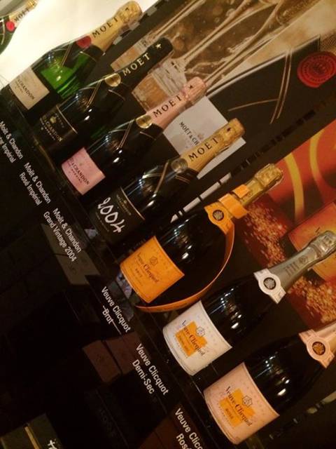 A może szampana?  - LavaClub