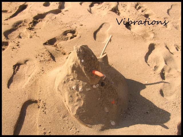 Balwan na plazy Coral Bay - vibrations