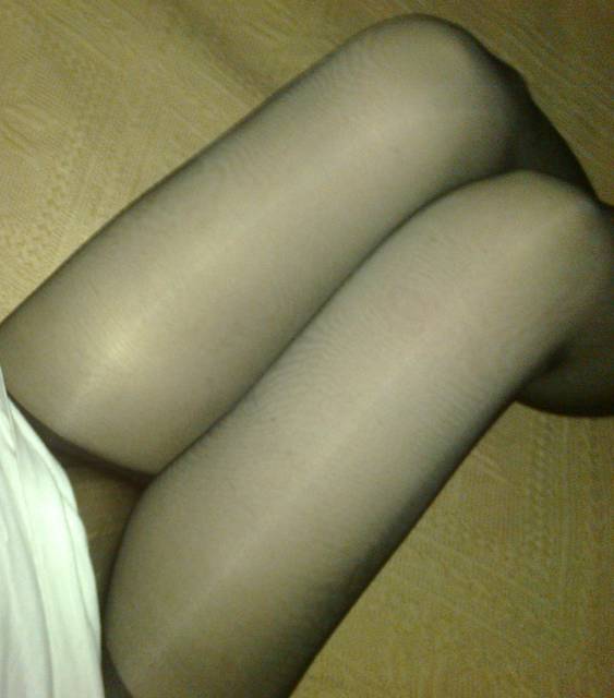 TA BIAŁA SUKIENKA TEŻ JEST CHYBA KROTKA .....jpeg - karolinabis