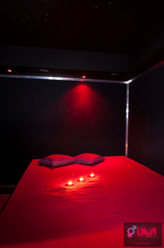 Pod gwieździstym niebem czeka na Was łoże wodne ! 