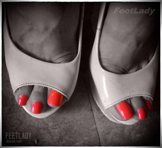 Art#48 - FeetLady