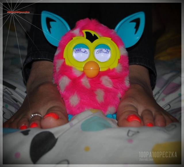 Furby & Feet #05 - 100pa100peczka