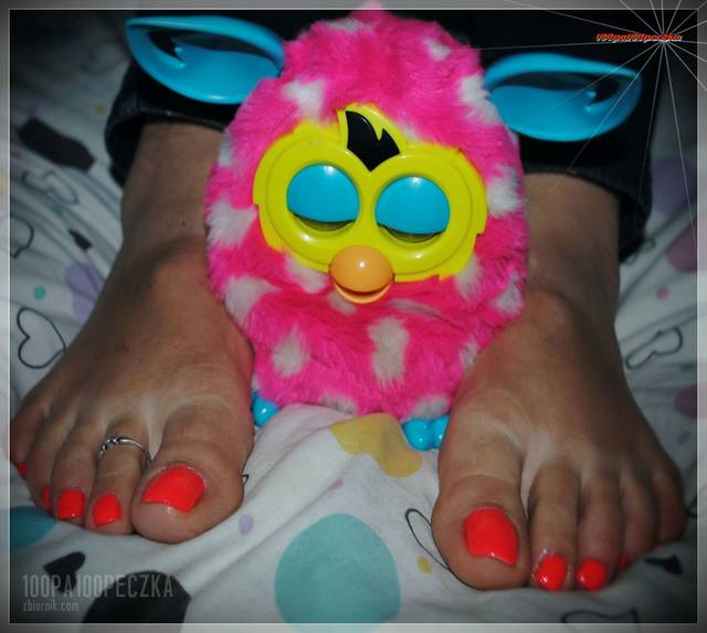 Furby & Feet #07 - 100pa100peczka