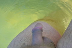 zimna woda w naszym morzu a on skurczony :)