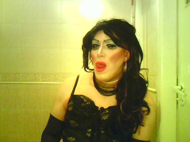 Dzika suka-brunetką-:) - szmineczkatrans