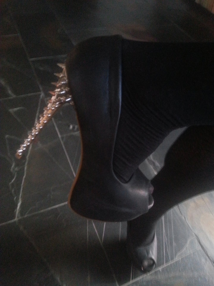 Ups, i borrowed my GF's new shoes :-) - MartinkaCross