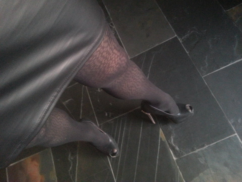 Ups, i borrowed my GF's new shoes :-) - MartinkaCross