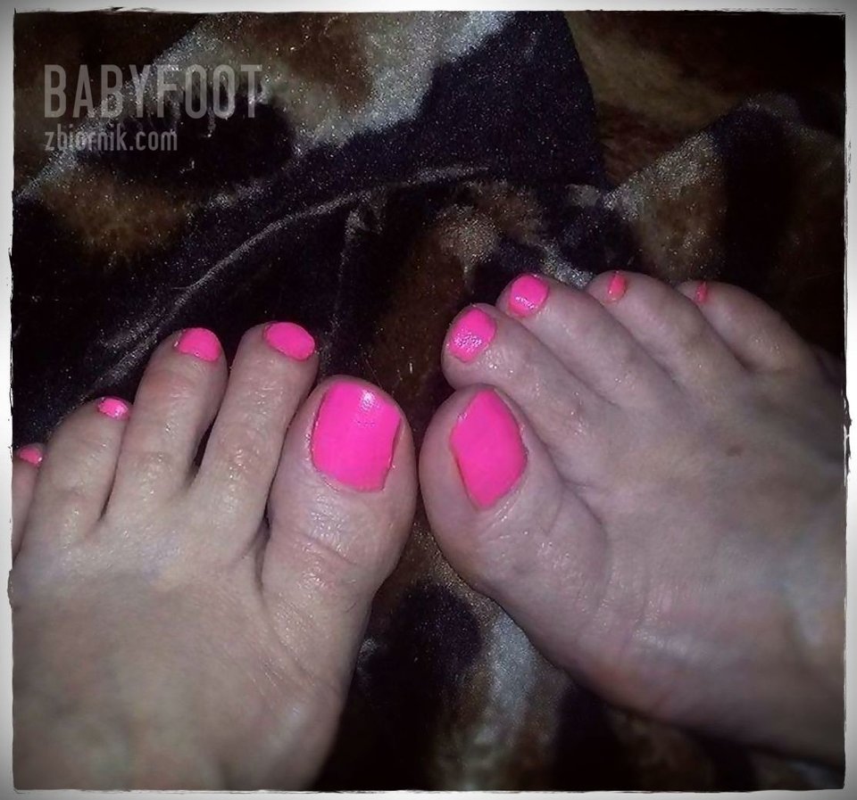 Pink Nails - Babyfoot
