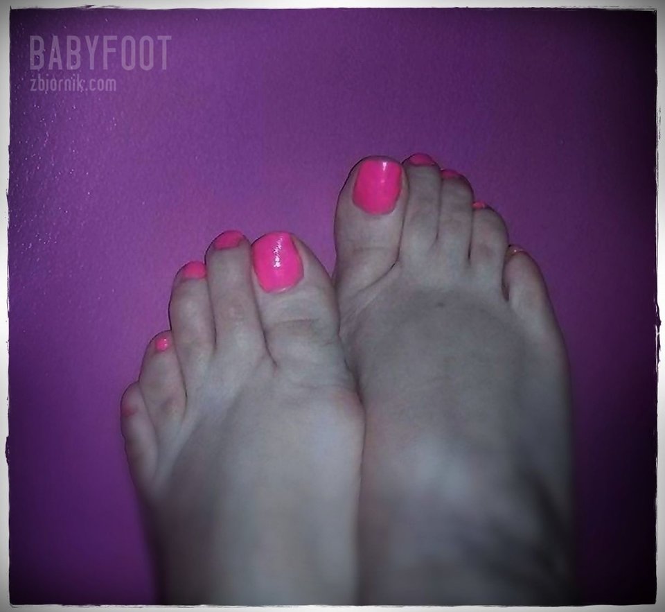 Pink Nails - Babyfoot