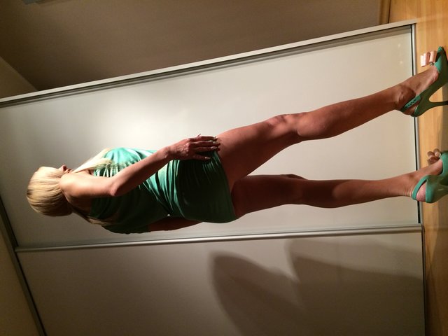 HOTWIFE7672
