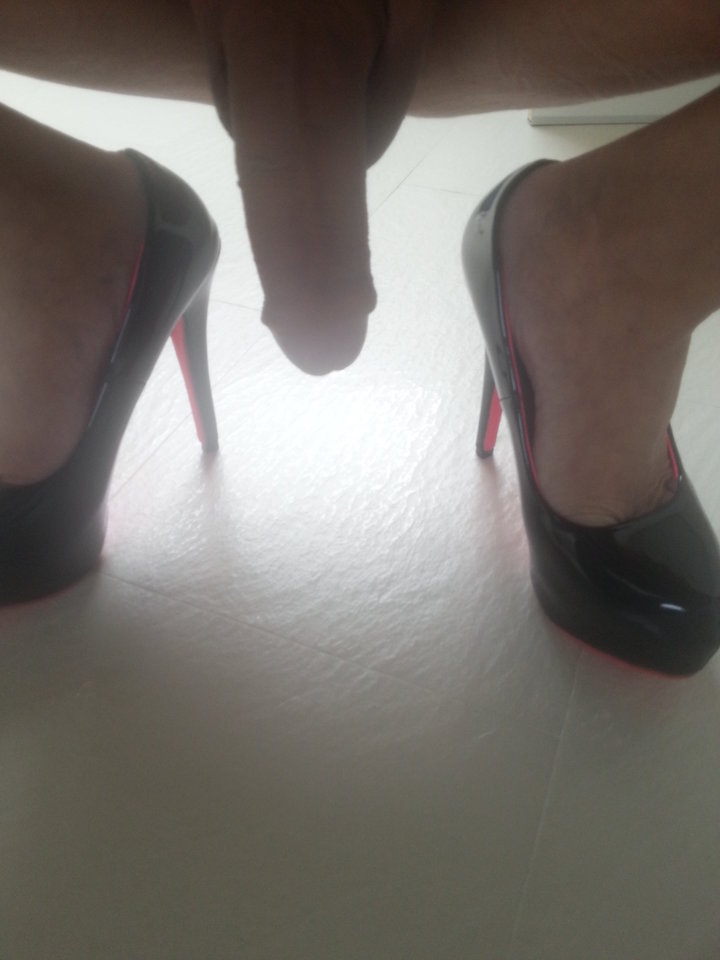 Horny in the morning :-) - MartinkaCross