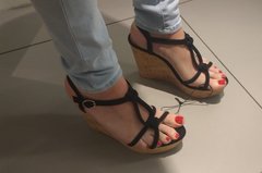 H & M