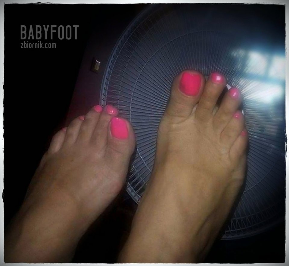 Pink Nails - Babyfoot