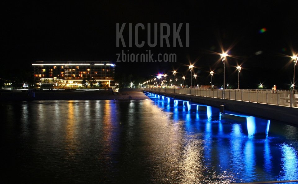 Kołobrzeskie Molo Nocą :)) Dla Naszych Przyjaciół :)) - kicurki
